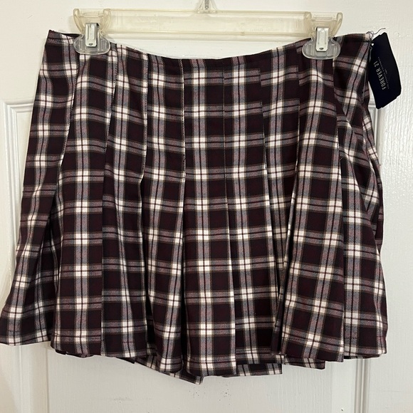 Forever21 Burgundy/Navy/White Plaid Pleated Skirt NWT — 29 - Picture 2 of 5
